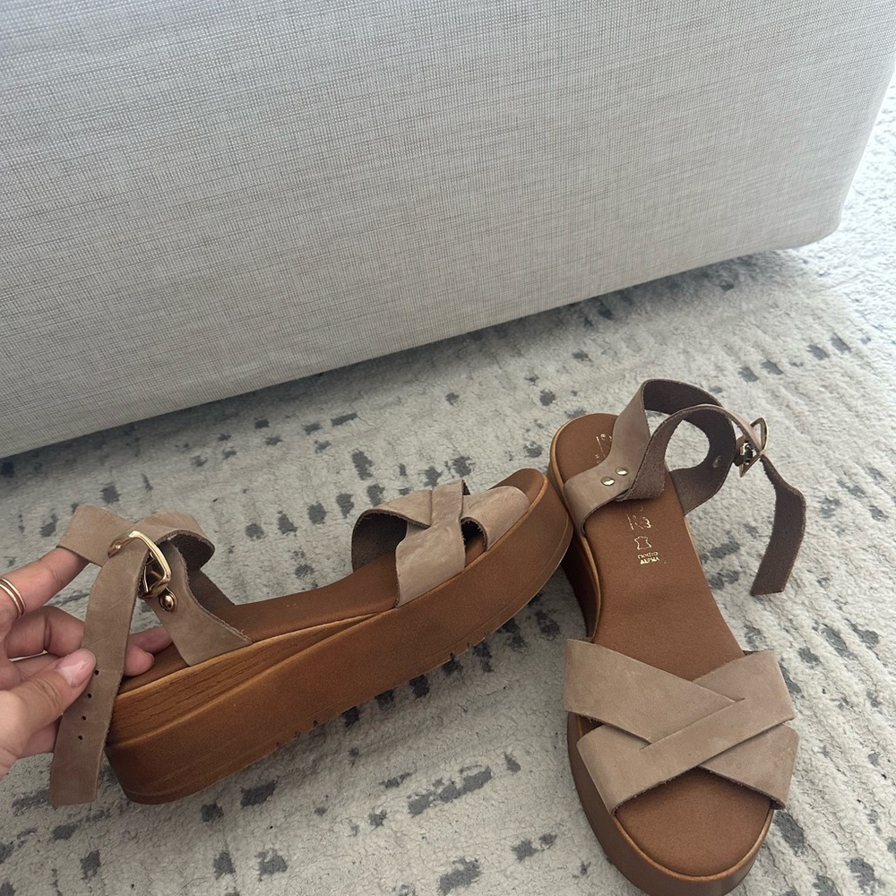 Women's Tan Platform Sandals